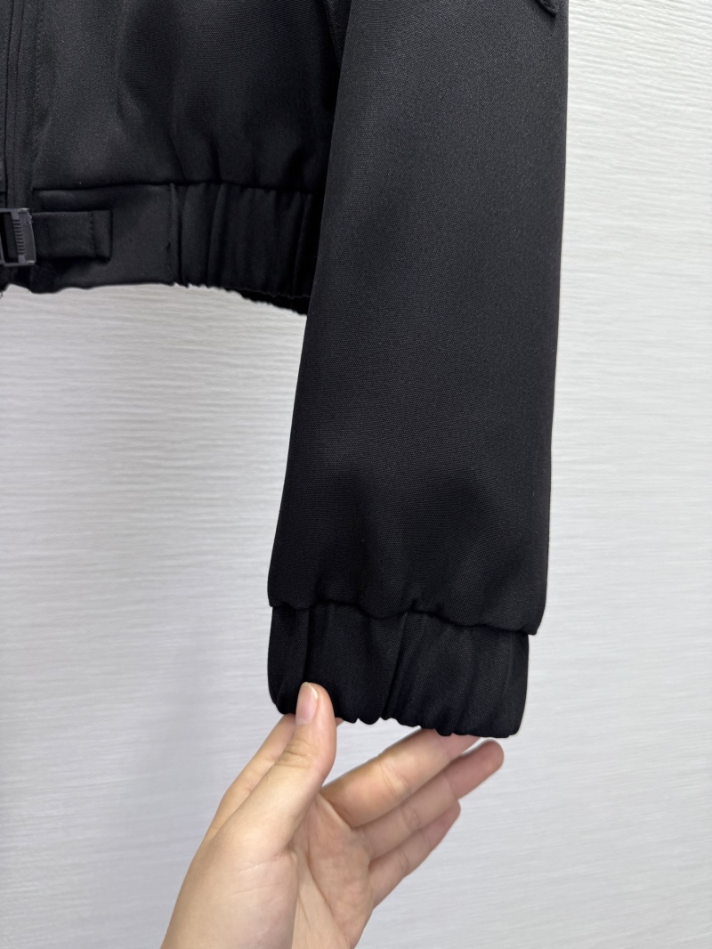 Pra*a outwear